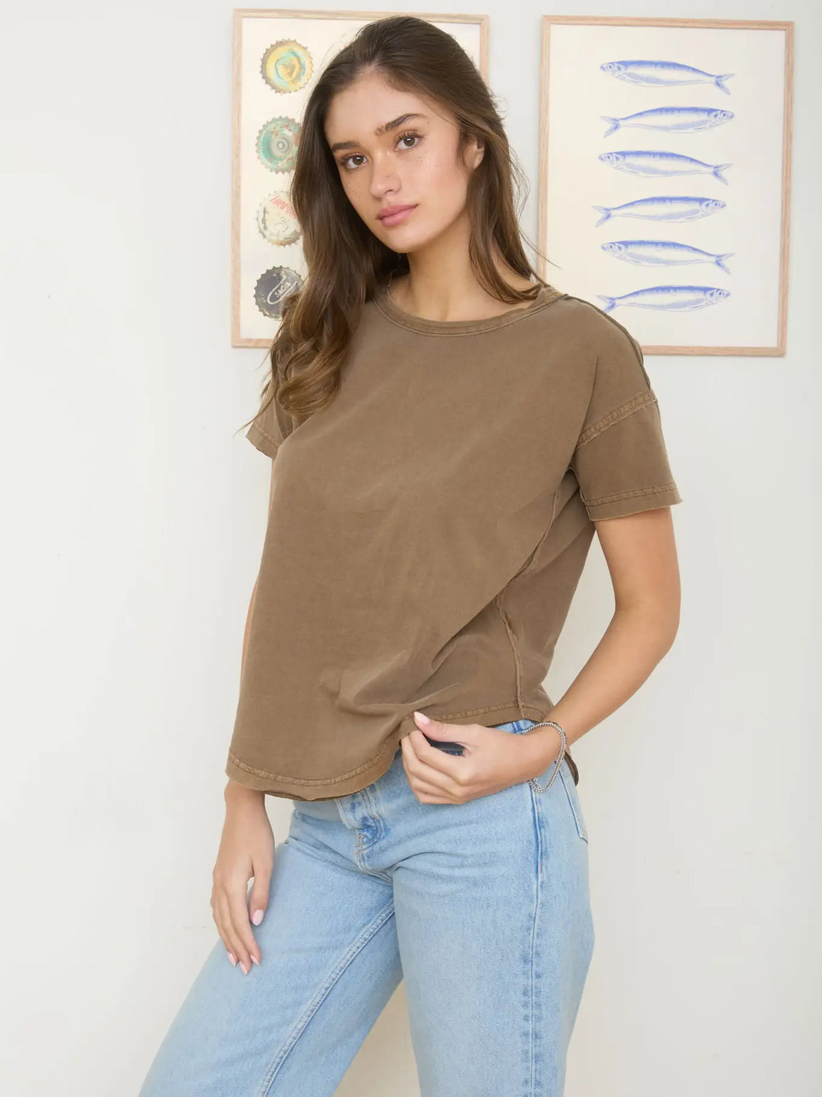 Round Neck Short Sleeve Exposed Seam Tee
