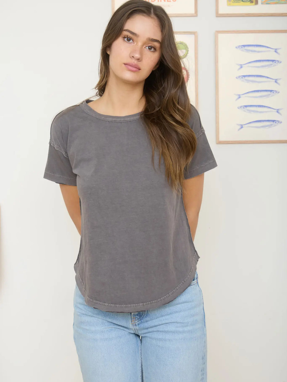 Round Neck Short Sleeve Exposed Seam Tee